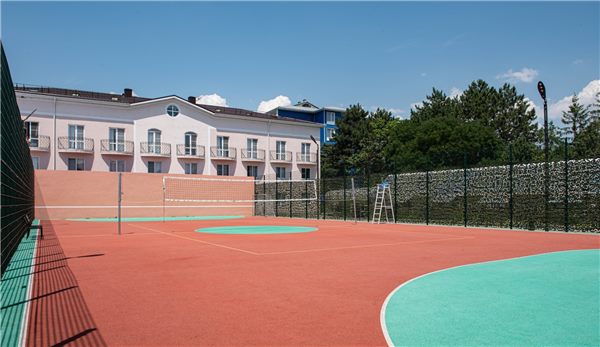 Спортивные площадки и фитнес-центр отеля «Ривьера» — фото 11